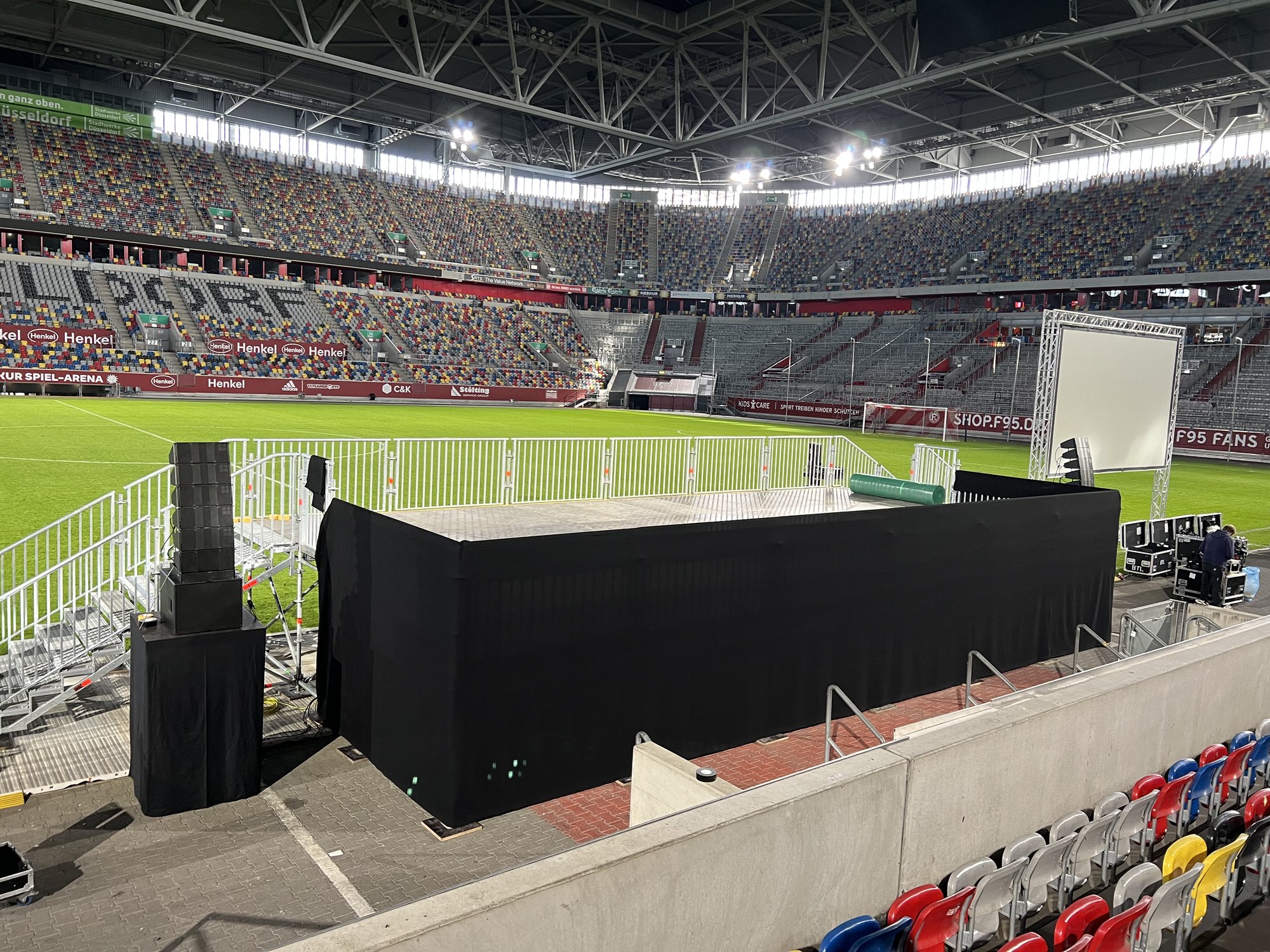 Stadion Treppe & Podestfläche